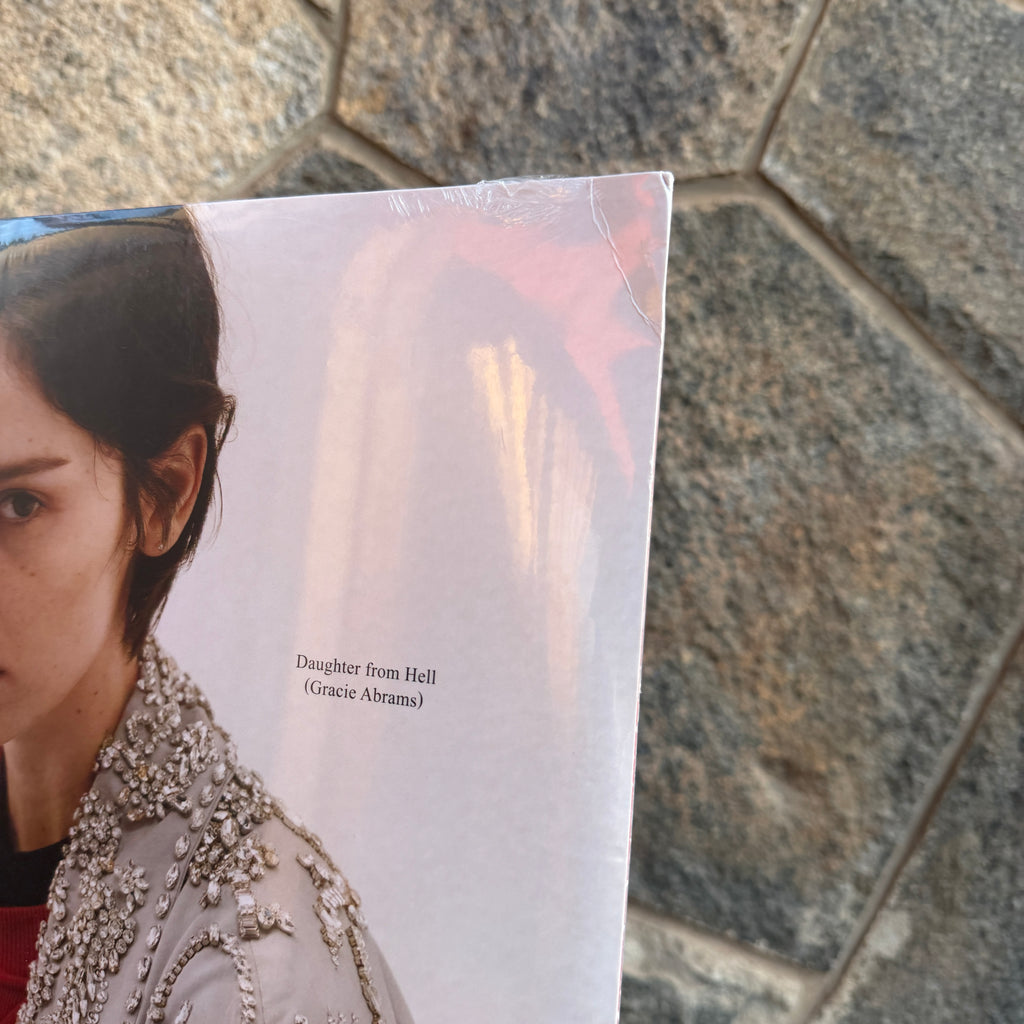 Gracie Abrams - Vinilo Daughter from hell (Target) [DETALLE]