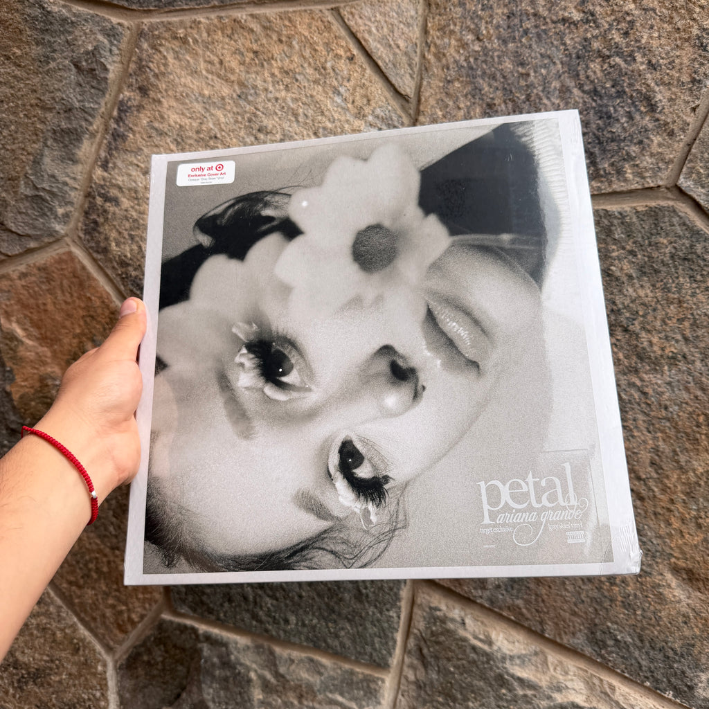 Ariana Grande - Vinilo Petal (Target ‘Gray skies’) [DETALLE]